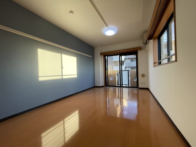 ローズパーク参番館の居間・リビング|他号室参考写真です
