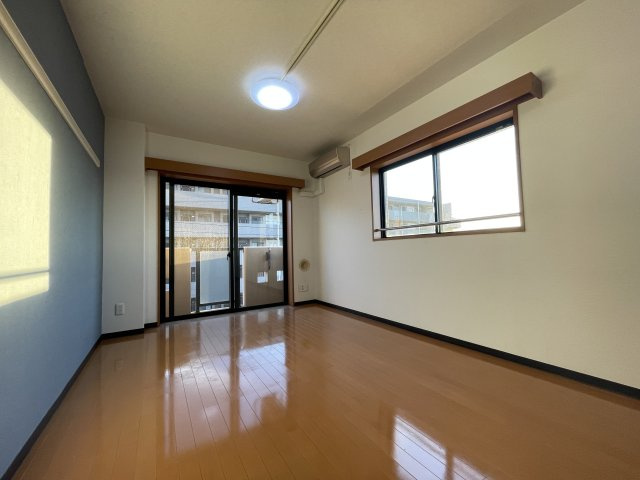 ローズパーク参番館の居間・リビング|他号室参考写真です