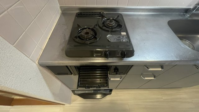 ローズパーク参番館のキッチン|別号室参考写真です。