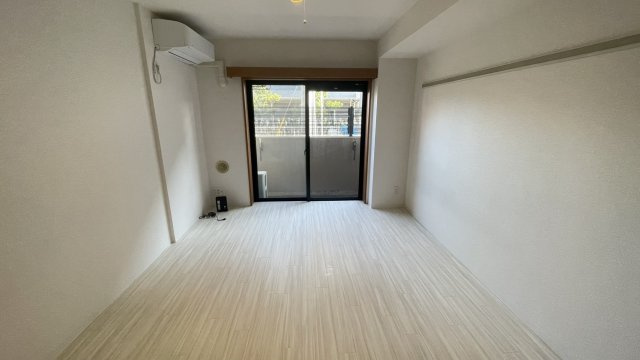 ローズパーク参番館の居間・リビング|別号室参考写真です。