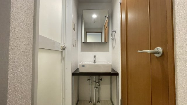 ローズパーク参番館の独立洗面台|別号室参考写真です。