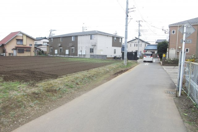 川越市鯨井　建築条件なし売地　東武東上線『霞ヶ関駅』徒歩17分　【上戸小学区】の前面道路含む現地写真