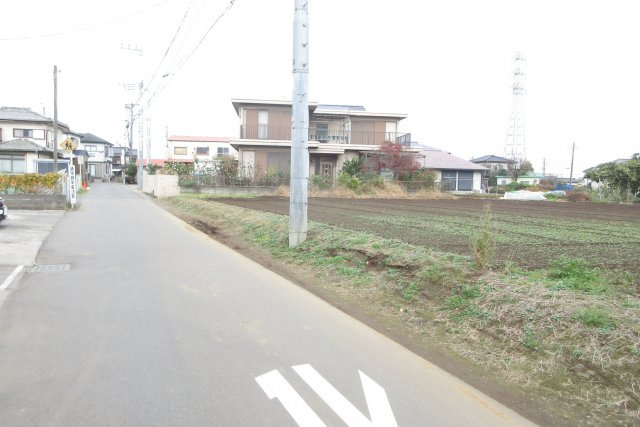 川越市鯨井　建築条件なし売地　東武東上線『霞ヶ関駅』徒歩17分　【上戸小学区】の前面道路含む現地写真