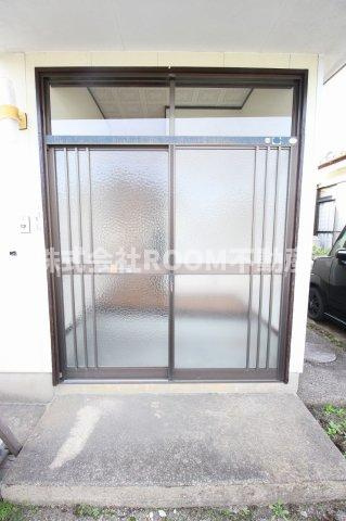 三股町貸家の玄関|落ち着いた玄関です