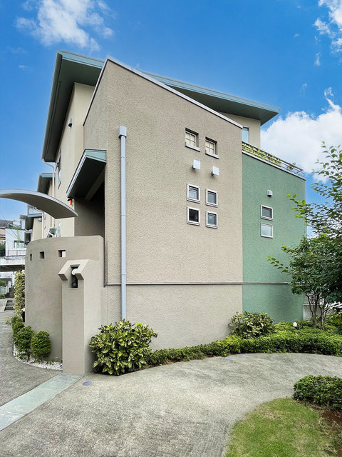 ＱＵＡＴＲＥ　ＳＡＩＳＯＮＳ　宮崎台
