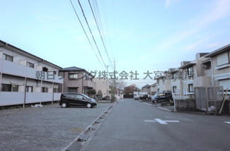 【前面道路含む現地写真】