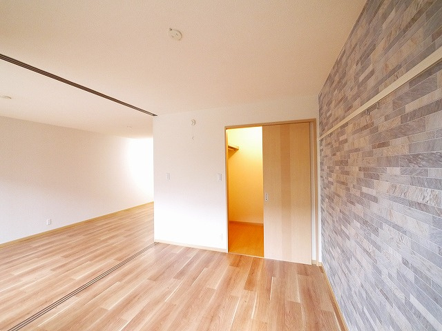 ルイ　シャトーの洋室|落ち着いた色調の洋室です