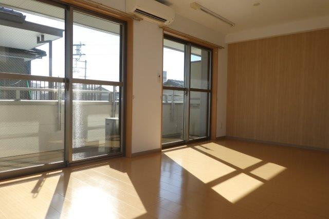 ラ・ペジーブルの居間・リビング