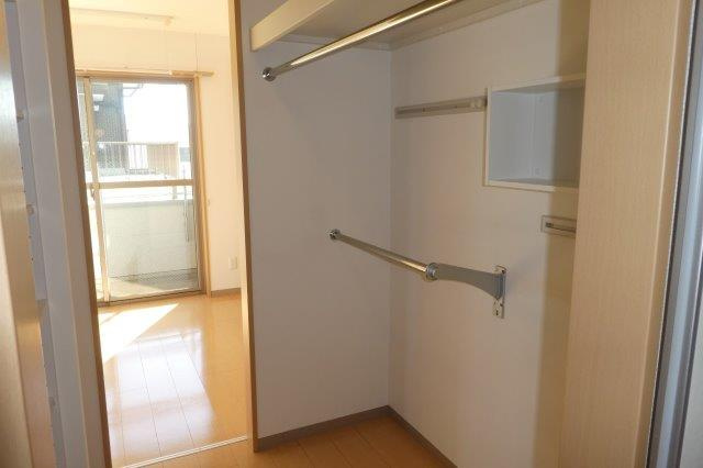 ラ・ペジーブルの収納|ウォークスルークローゼット