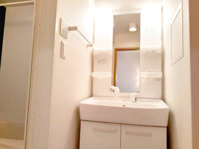 【洗面所】 | カーサ・エスペランサ | コンパクトで使いやすい洗面所