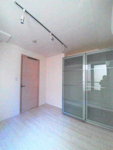 【寝室】 | ルクレ千石 | 5.3帖の洋室です。【ルクレ千石】
