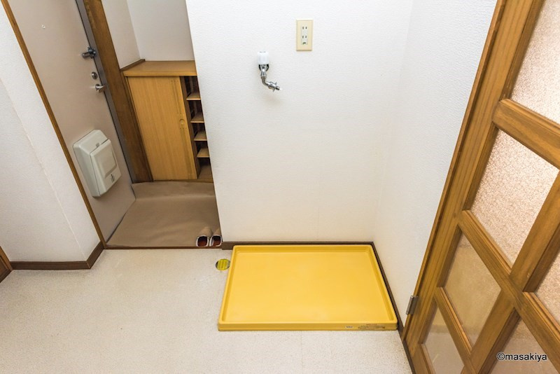 あっぷるハウス三輪の洗面所|室内洗濯機置き場