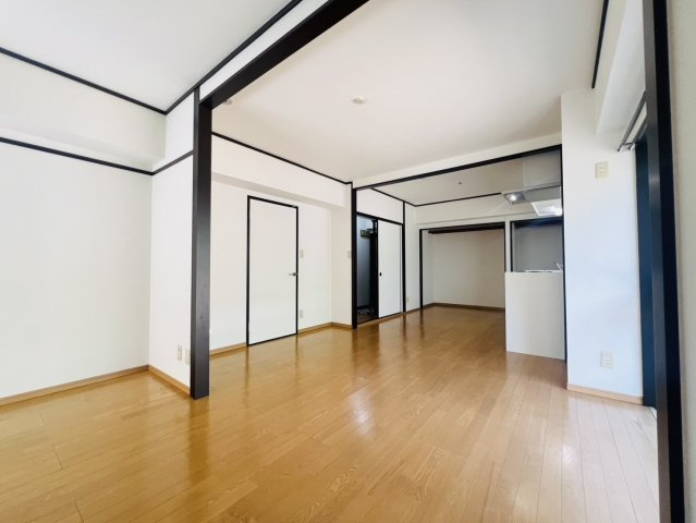 マンション朝霧3号棟の居間・リビング