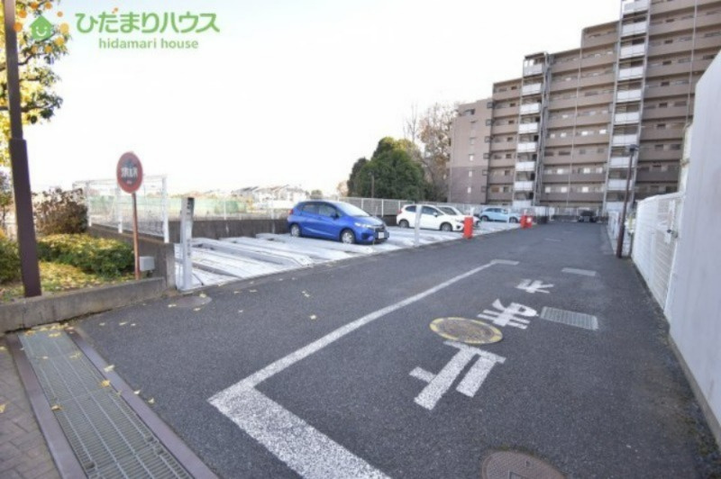 大宮東パークホームズの駐車場