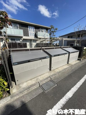 【駐車場】 | シャーメゾンエミネンス A棟 | 敷地内ゴミ置き場