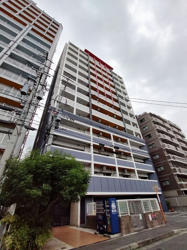 アトラスアルファーノ箱崎の外観|築11年【貝塚駅】徒歩9分
【東箱崎小学校】【箱崎中学校】