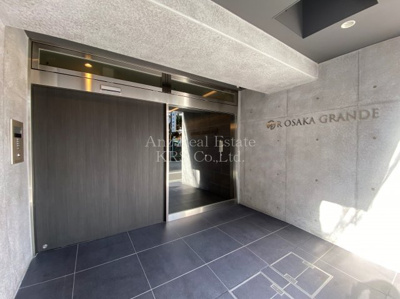 【エントランス】 | アール大阪グランデ | モダンかつアーティスティックな雰囲気のエントランス☆