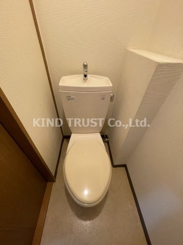 福井ビルのトイレ|ゆったりとした空間のトイレです