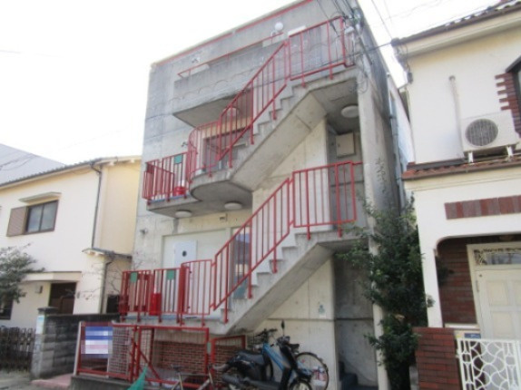 尼崎市富松町１丁目の一棟マンションの外観