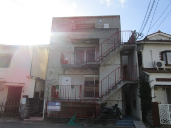 尼崎市富松町１丁目の一棟マンションの外観