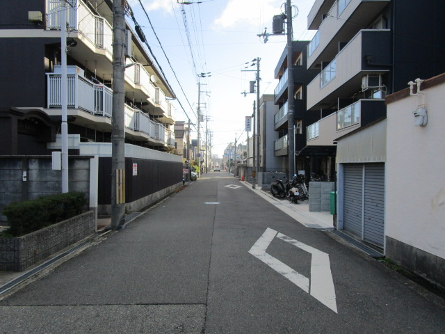 尼崎市富松町１丁目の一棟マンションの周辺