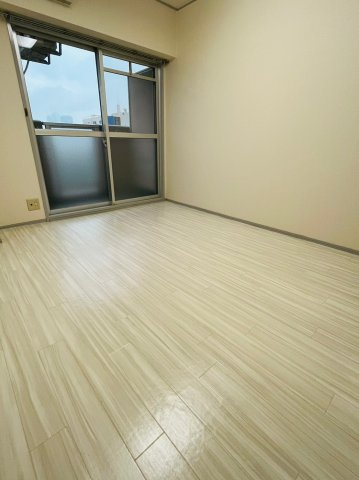 仲介手数料0！！アイワ浄心ビルの居間・リビング