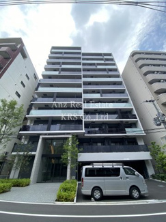 【外観】 | 緑ありのスタイリッシュな外観のマンションです♪