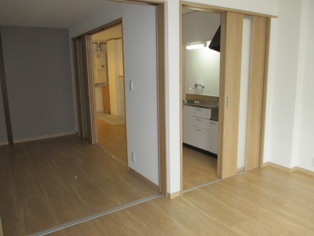 【居間・リビング】 | 大生館 | おしゃれな居間です