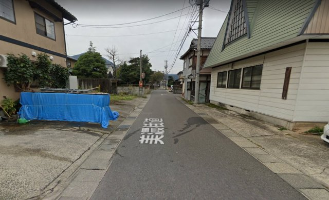 大野市弥生町　土地の前面道路含む現地写真