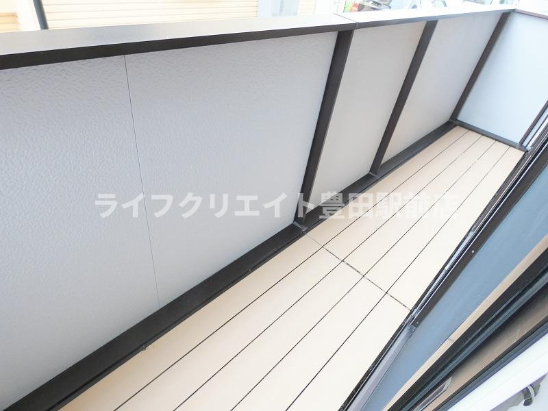 オレンジフローラの駐車場