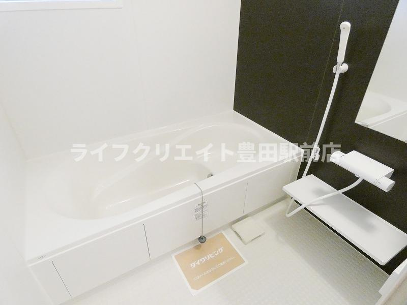 オレンジフローラの浴室