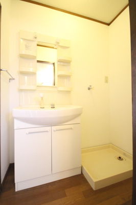 【洗面所】 | メゾンドールMURATA | 脱衣スペースもあります