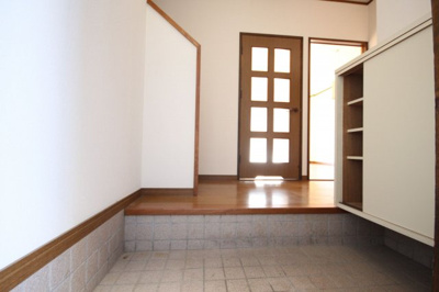 【玄関】 | メゾンドールMURATA | 明るい玄関です