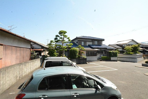サンハイツ市の上の駐車場