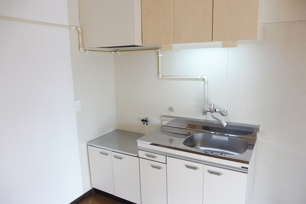 翠水ビルのキッチン|お料理しやすいキッチンです