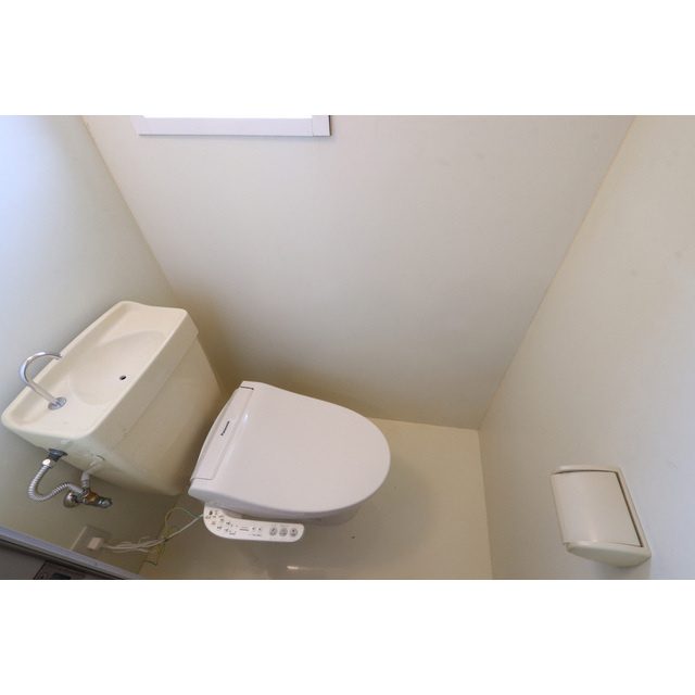 オークスハイツのトイレ|落ち着いた色調のトイレです
