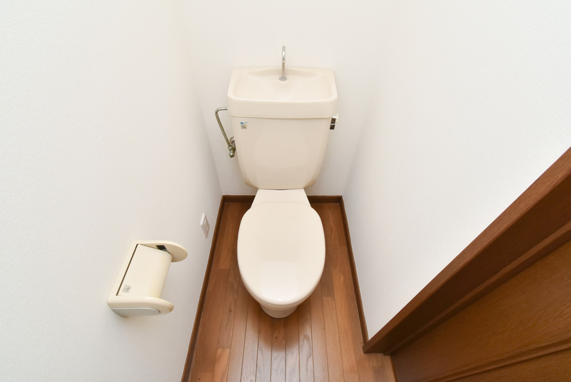 第一グリーンコーポ長門のトイレ|ゆったりとした空間のトイレです