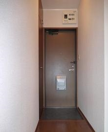 ラ・テール参番館の玄関