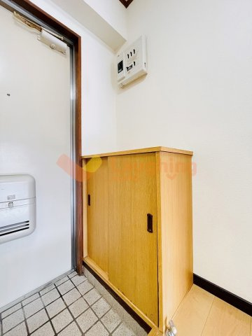 コーポラス坂井の玄関|シンプルで使いやすい玄関です