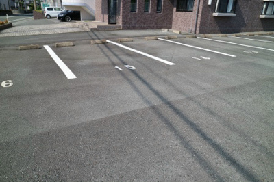 【駐車場】 | グリーンヒルズ東山 | 駐車スペースもあります