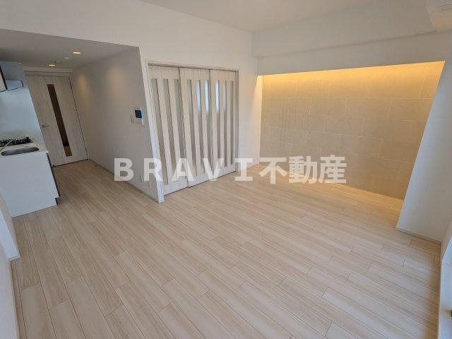 プレジオ鎗屋町 BRAVI不動産の居間・リビング|【プレジオ鎗屋町】