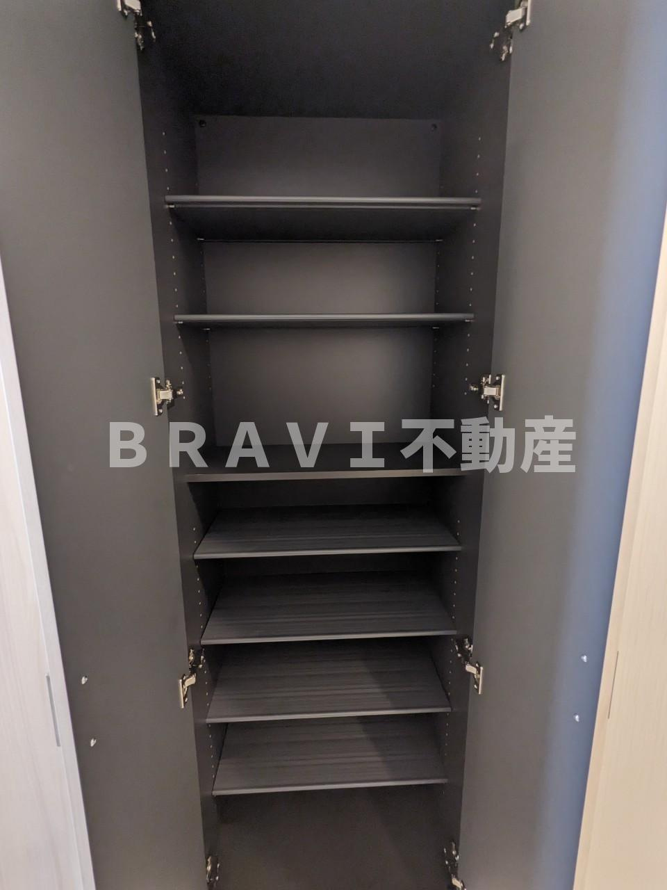 プレジオ鎗屋町 BRAVI不動産の玄関|【プレジオ鎗屋町】