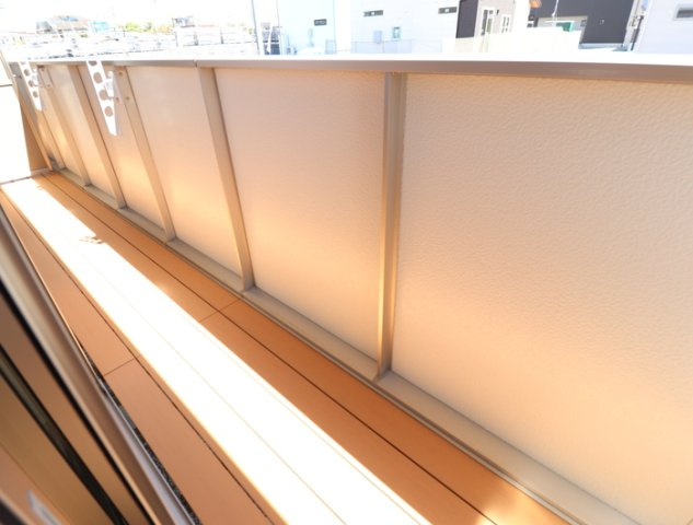 熊本市東区小山４丁目のアパートのバルコニー