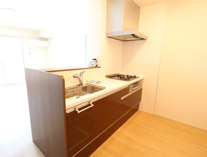 熊本市東区小山４丁目のアパートのキッチン