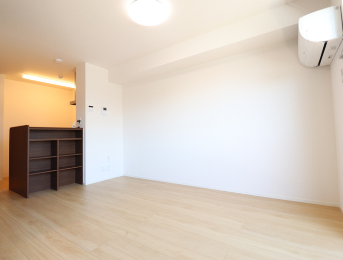 熊本市東区小山４丁目のアパートの居間・リビング