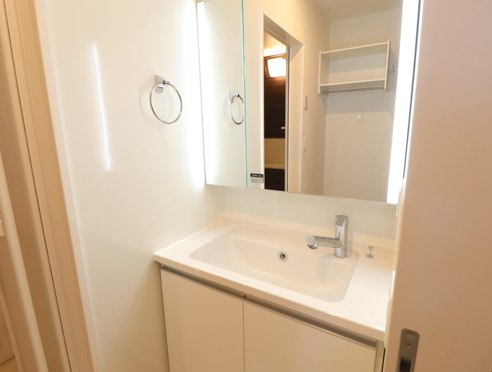 熊本市東区小山４丁目のアパートの独立洗面台