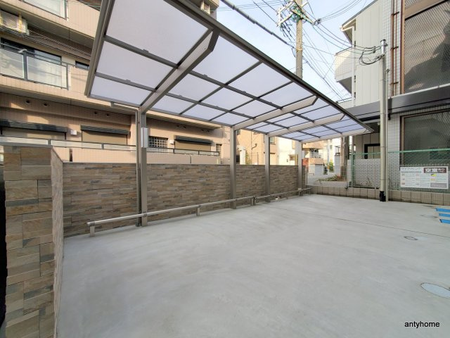 Maison de Espoir 豊里の駐車場