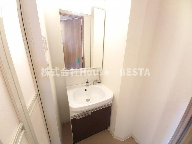 プレサンスTHE神戸の独立洗面台