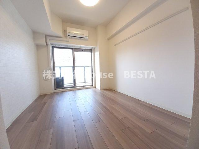 プレサンスTHE神戸の洋室