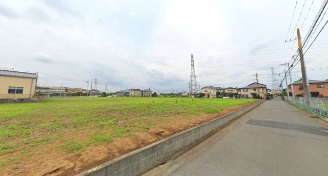 川越市中台2期　建築条件付き売地の前面道路含む現地写真|北側公道(幅員5.7ｍ)北東側より